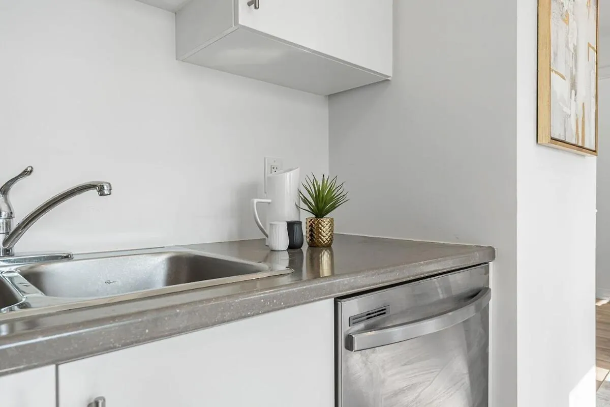 아파트 Brand New And Stylish 2Br Suite With Sofa Bed, Located 7 Mins From Niagara Falls And Can Sleep 6 Guests