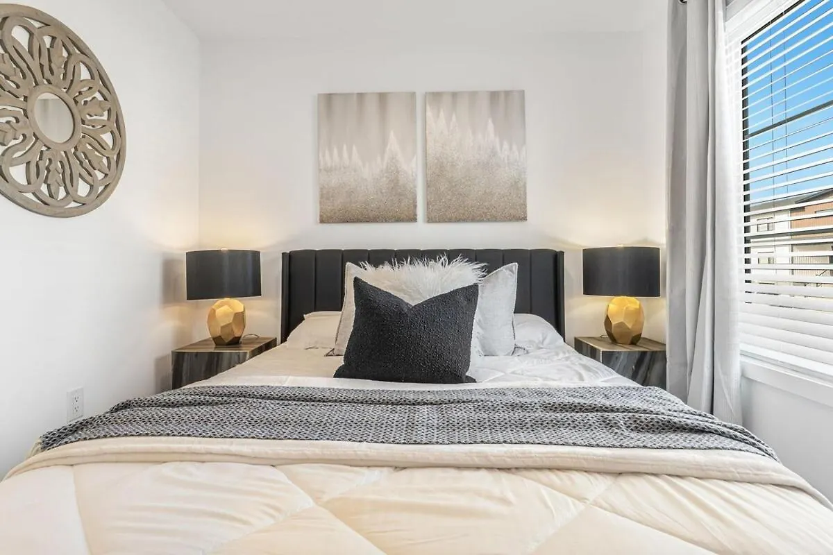 Brand New And Stylish 2Br Suite With Sofa Bed, Located 7 Mins From Niagara Falls And Can Sleep 6 Guests 0*,  캐나다